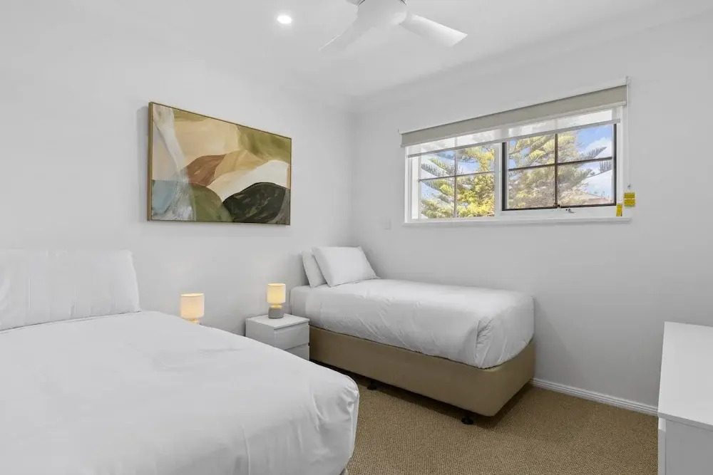 Coastal 3-bed House With BBQ and Private Courtyard