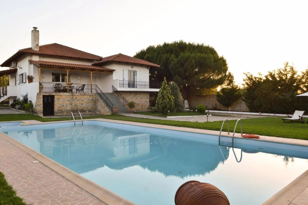 Villa John Dimeon Kato Achaia With Pool - Happy Rentals