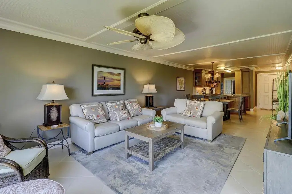 211 Shorewood 2 BR Oceanfront Condo