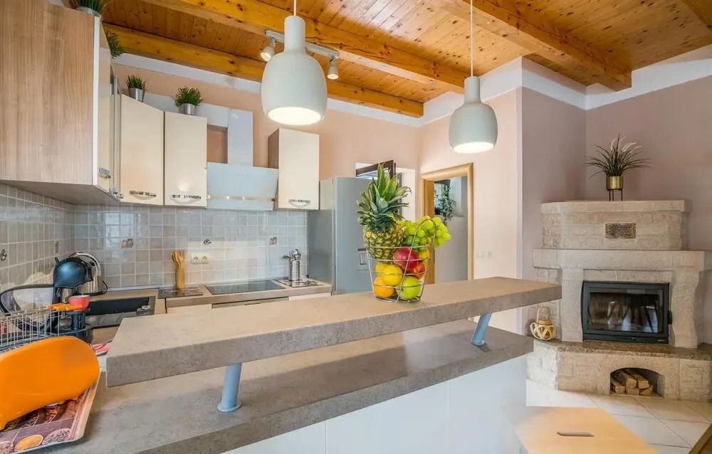 Luxurious Home In Lakmartin