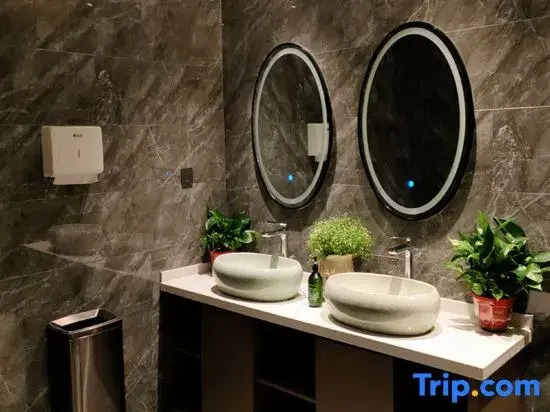 Weshang Light Residence Hotel (dengfengSongshan Shaolin Temple Scenic Spot)