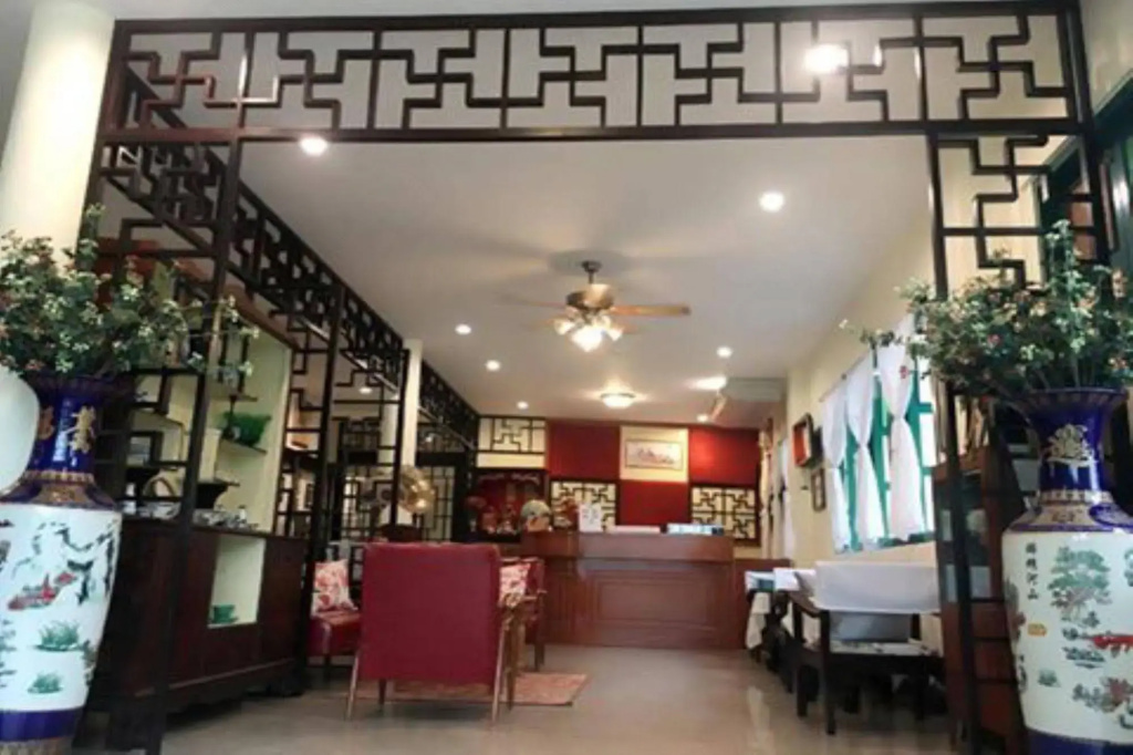 Srisomboon Hostel