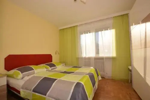 LOW BUDGET Apartment Areit Lozano by Apartments Ged