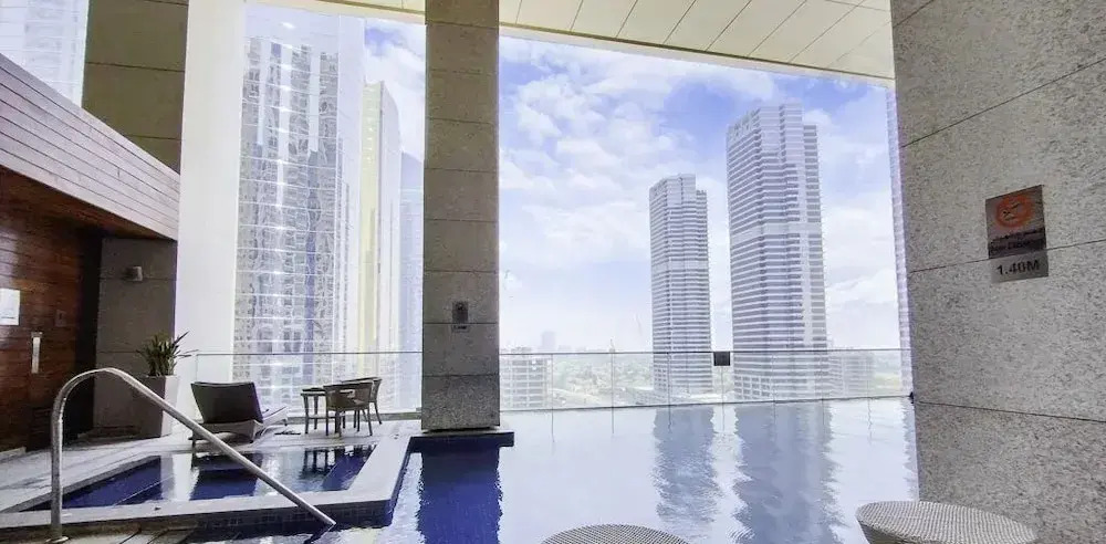 LUX  The Bonnington JLT Suite 2