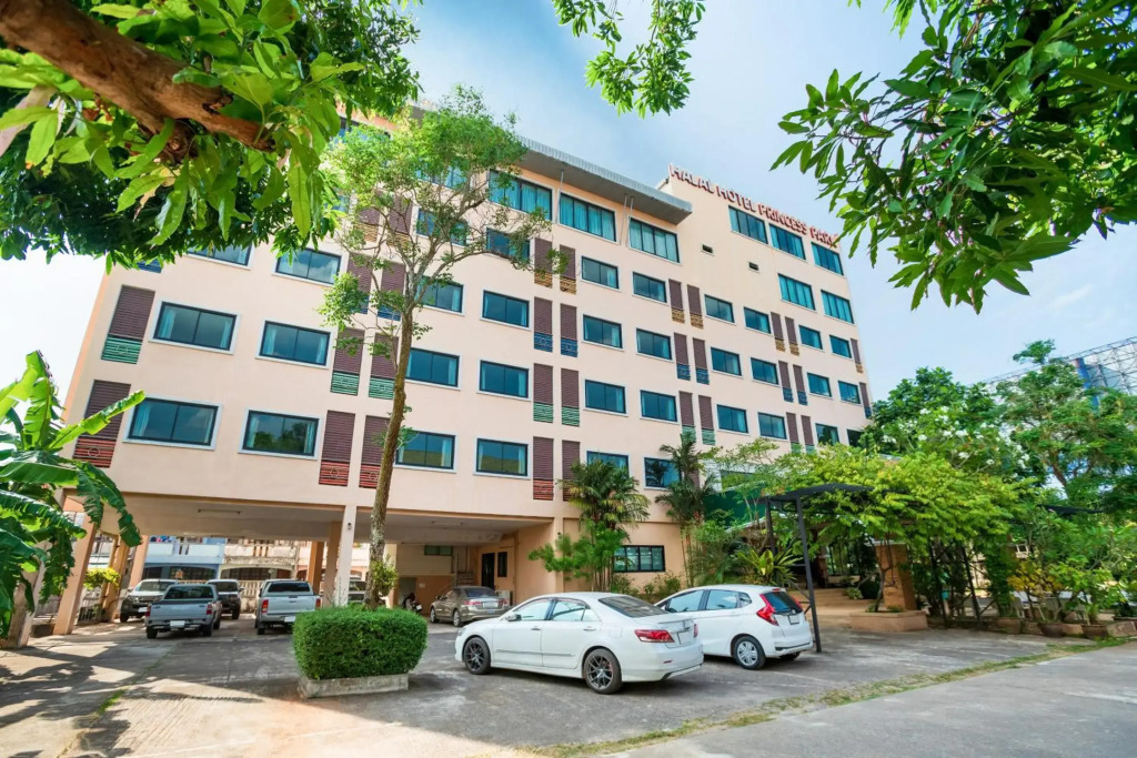 OYO 566 Princess Park Hotel