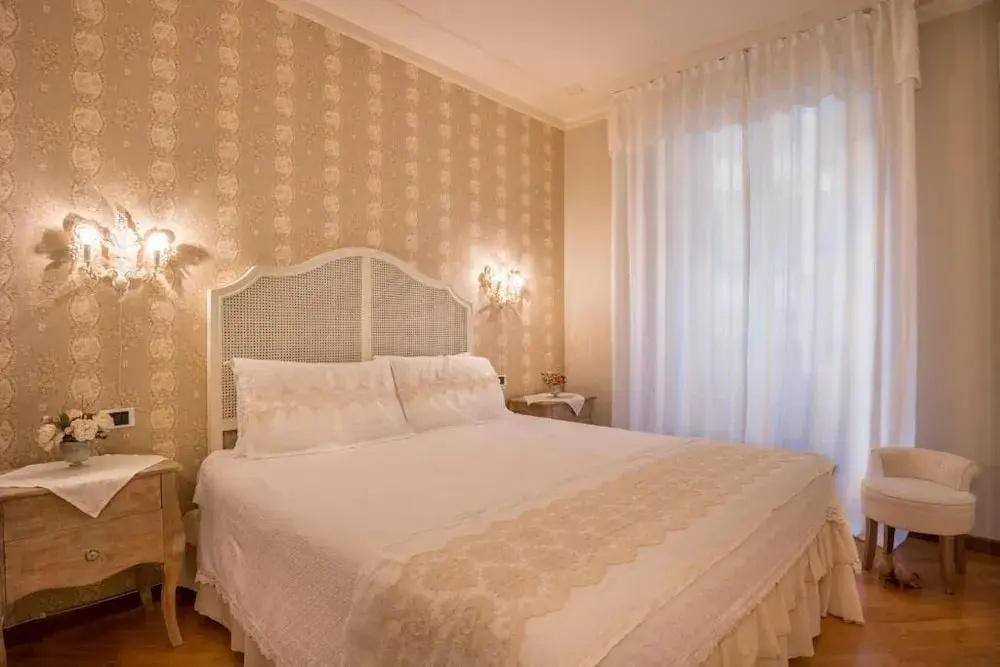 Αn enchanting residence in front of the Juliet house