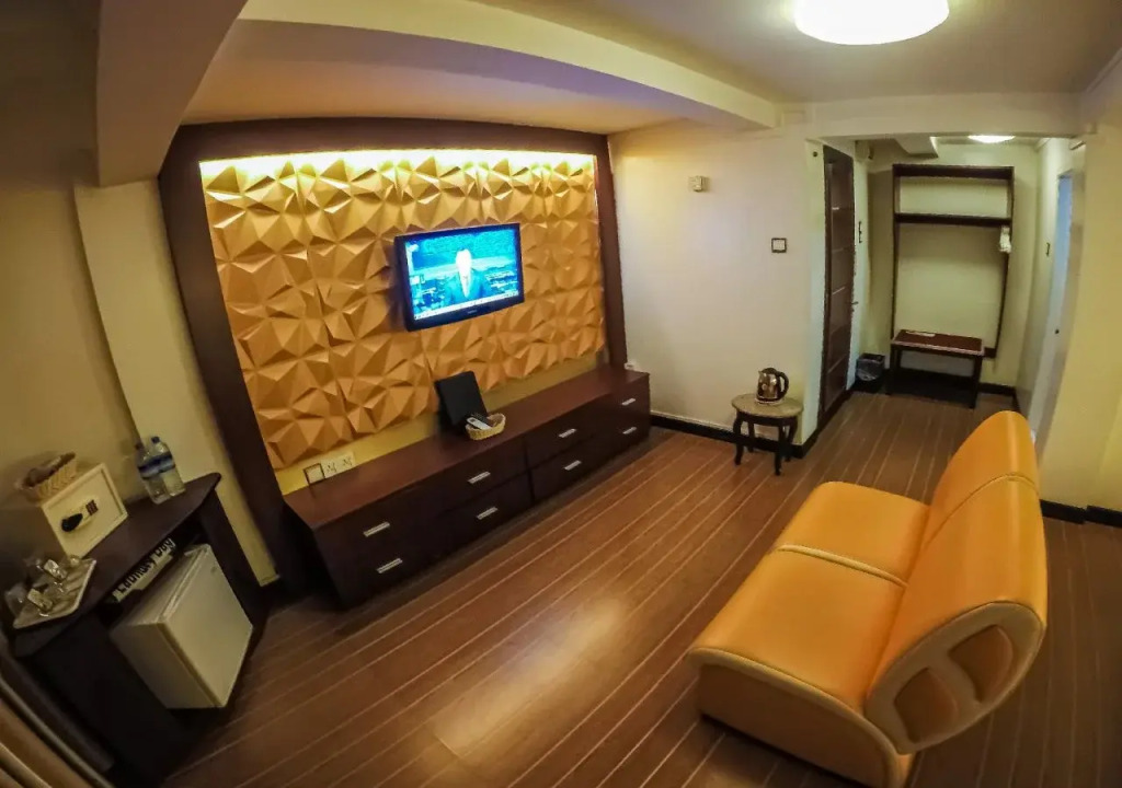 Clover Hotel