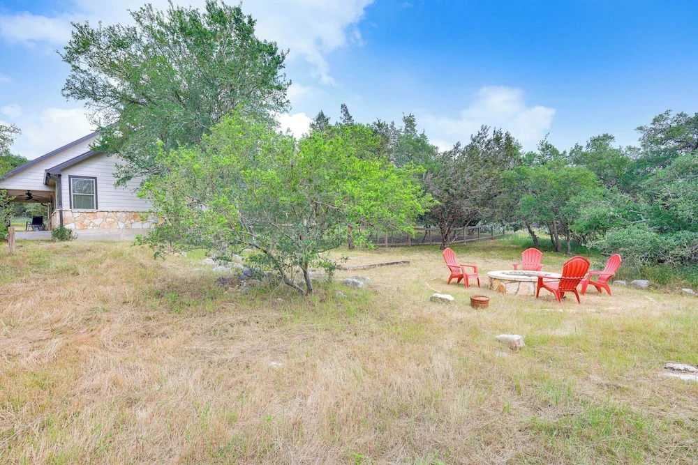 San Marcos Home w/ Fire Pit ~ 10 Mi to Downtown!