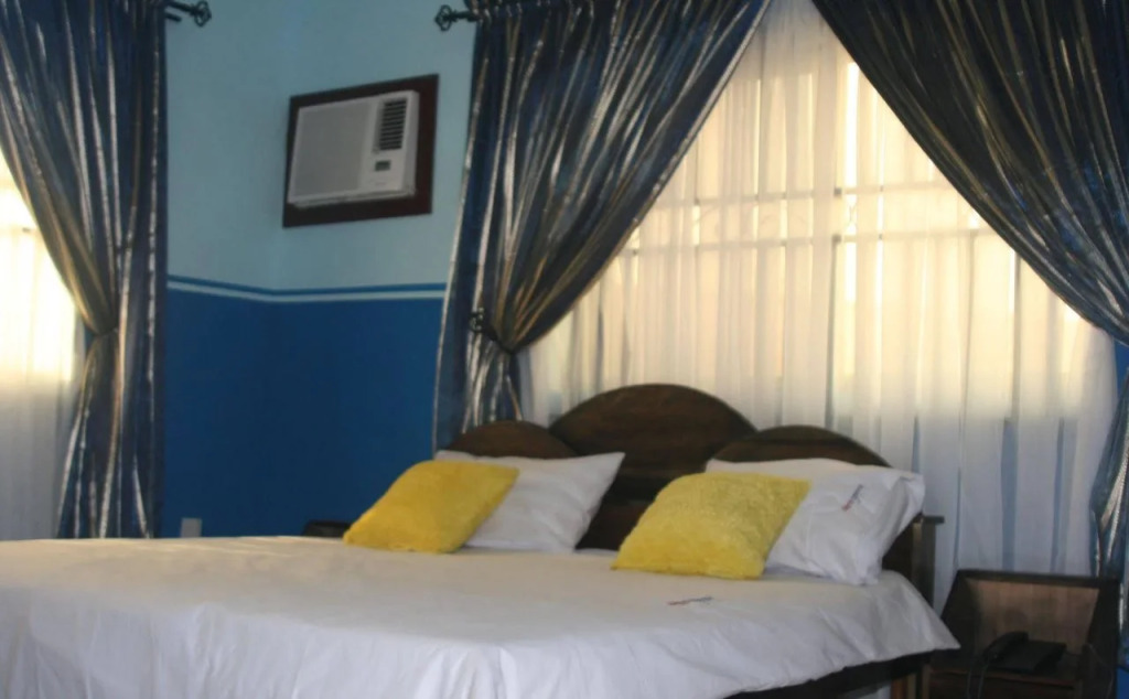 Esado Suites and Conference Alagbado