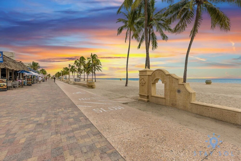 Beautiful Apartment w Rooftop Pool and Amenities