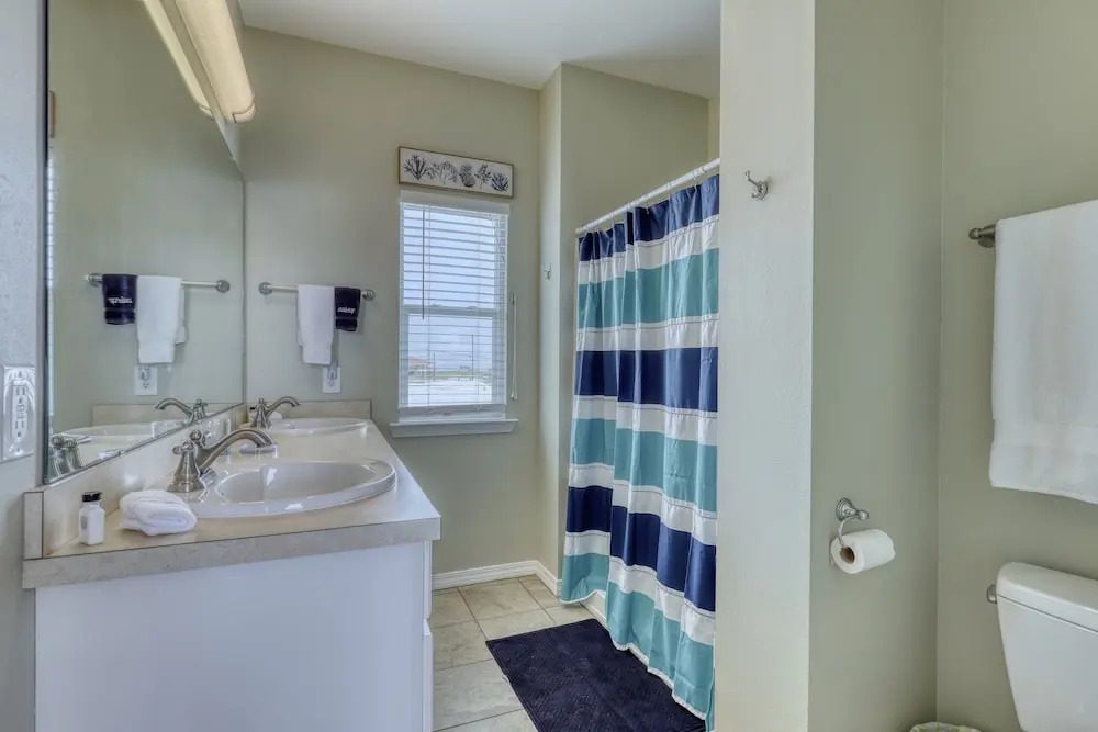 Villa Delphinus - Beachfront! And Pet Friendly! Feel The Ocean Breezed And Hear The Waves Lapping Right At Your Doorstep! 3 Bedroom Home by RedAwning