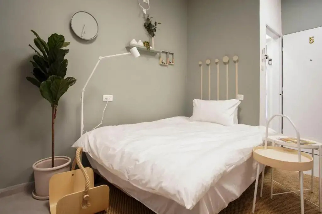 Jerusalem market apartment