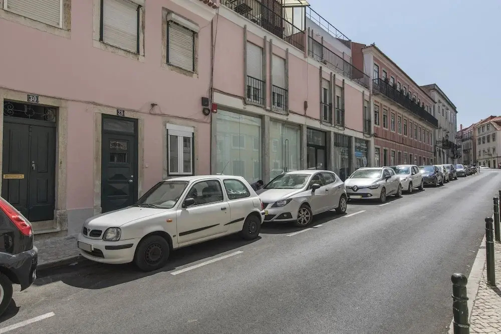 Principe Real Elegant flat with terrace