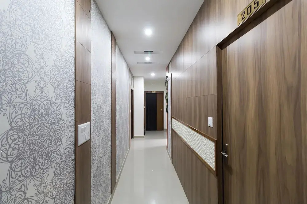 OYO 5545 Spectrum Residency