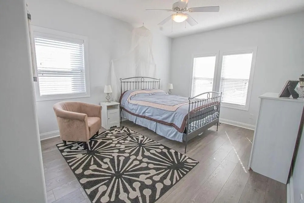 Sun Kissed 5 Bedroom Home by RedAwning