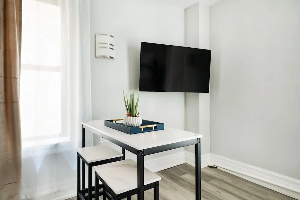73-320 New 1BR 1bth UWS Doorman Gym