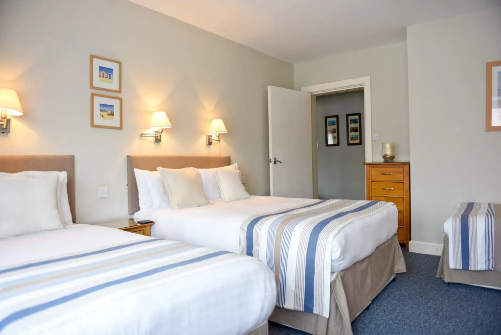 Riviera Hotel & Holiday Apartments