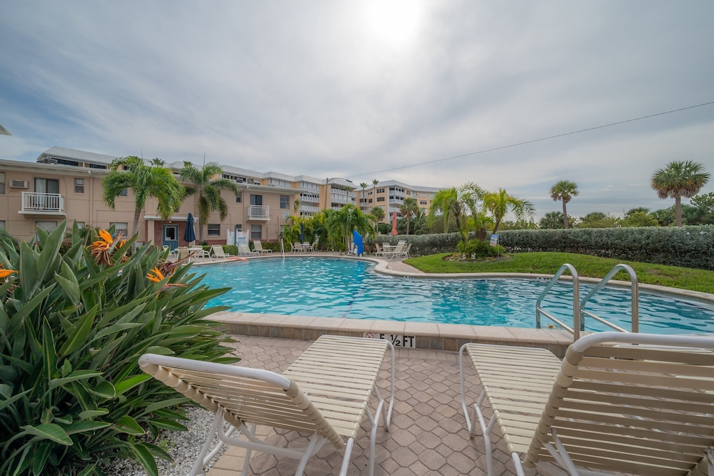 6700 Sunset Way Unit 702