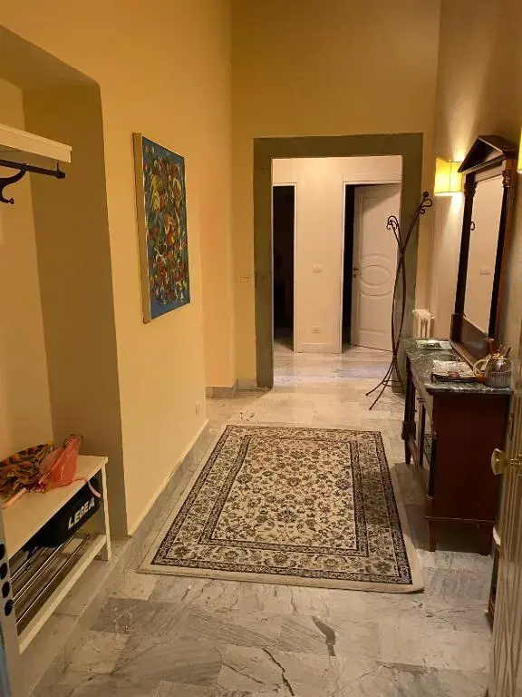 Renovated apartment with 3 bedrooms in an historic palazzo between port and old town