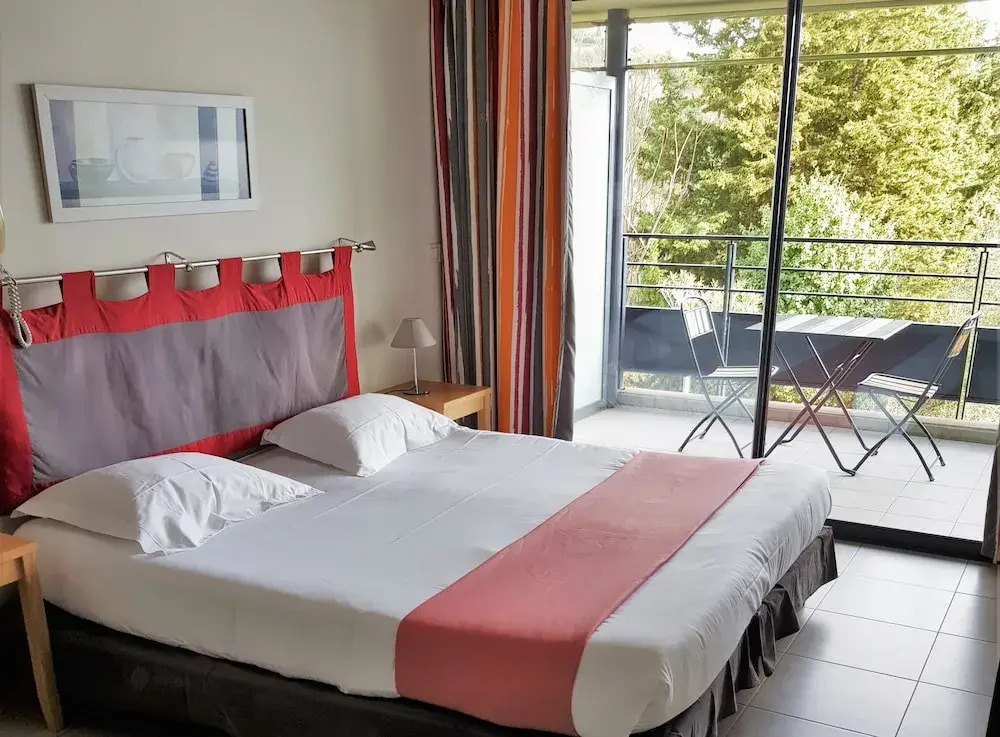 Hotel Eza Vista