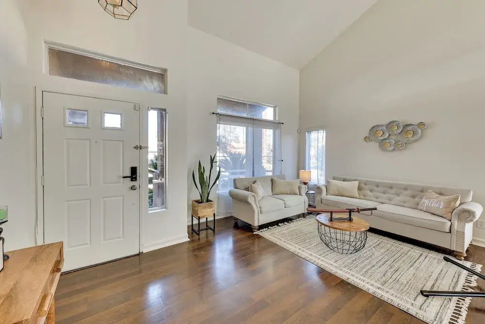 Lake Elsinore Home w/ Pool - 44 Mi to Disneyland!
