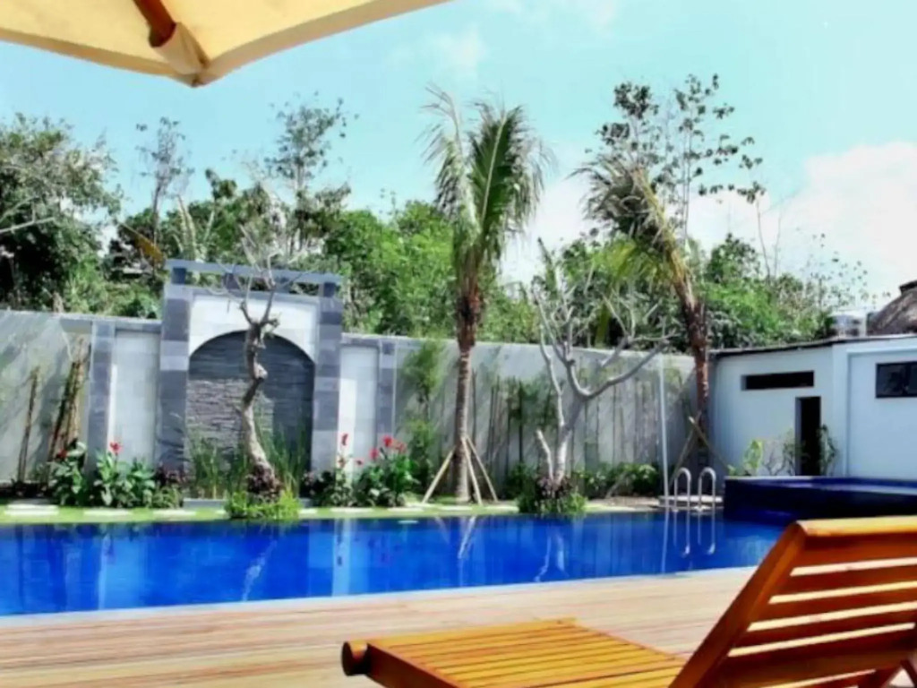 Grand Royal BIL Hotel