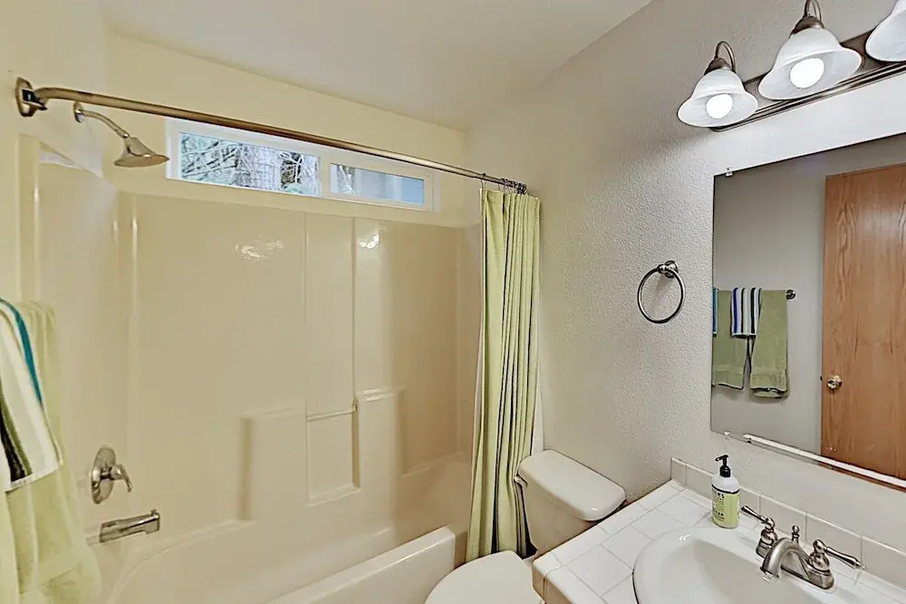 1559nort 3 Bedroom Home
