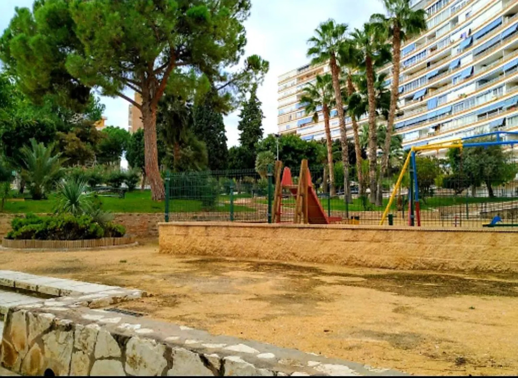 Playa de San Juan & Piscina y Parking