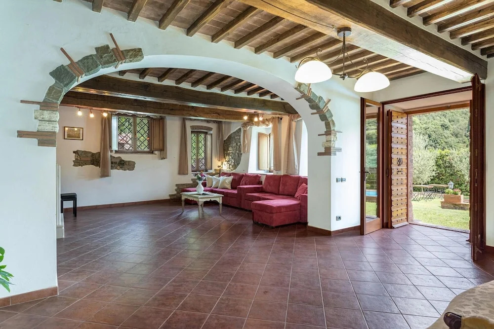 PODERE MONTIONI 6&2, Emma Villas