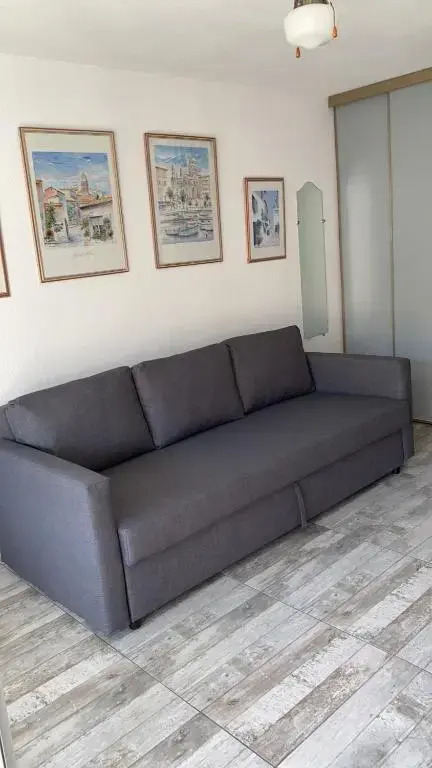 Spacieux studio sur le port de hyeres