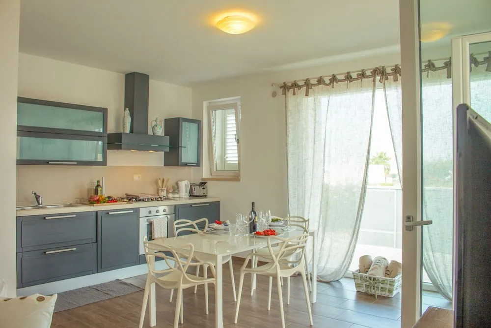 TD Villa Patrizia Pool Alfresco Kitchen