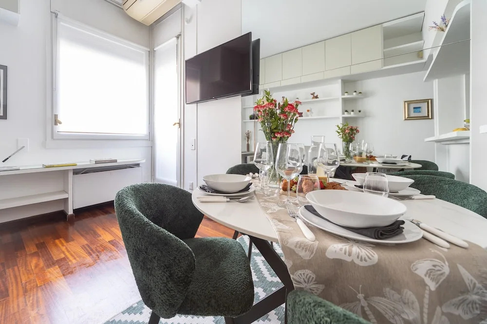 S Marco - Bright Central 1bdr With Balcony in Brera