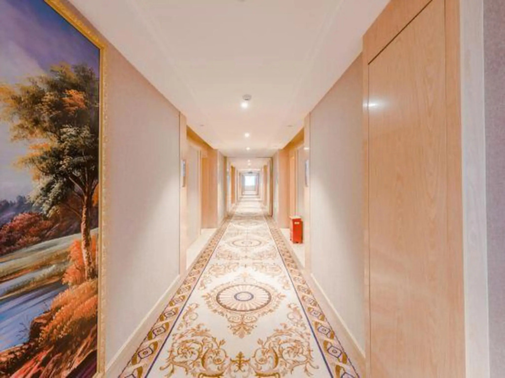 Vienna Hotel (Xinji TV Tower)
