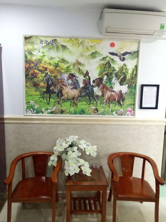 Duc Long Airport Hotel