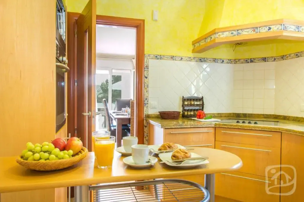 Villa Baladrar Way by Abahana Villas