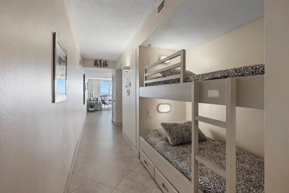 Pelican Beach 1406 1 Bedroom Condo by Pelican Beach Management