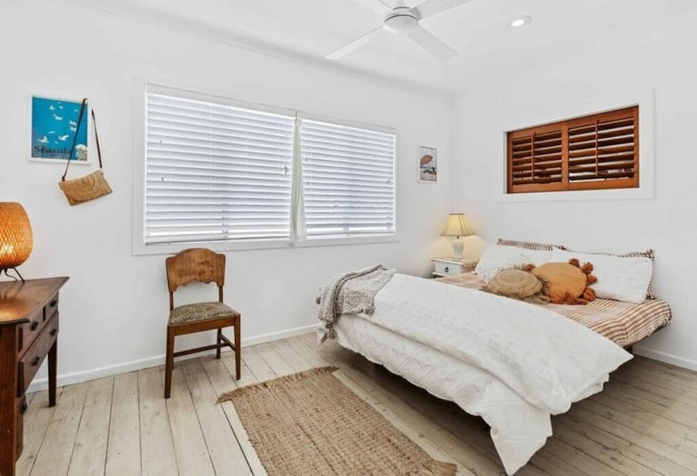 Burleigh Coastal Escape 4BR Home