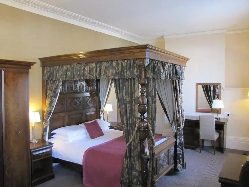 Kings Arms Hotel by Greene King Inns
