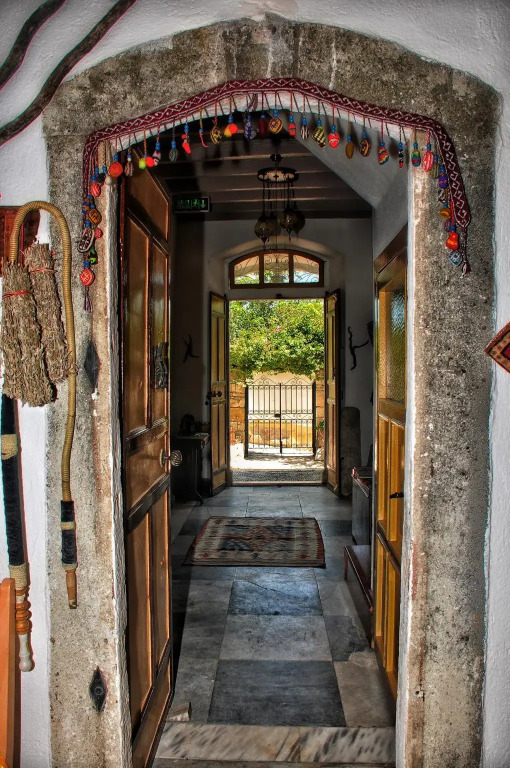 Saklı Konak