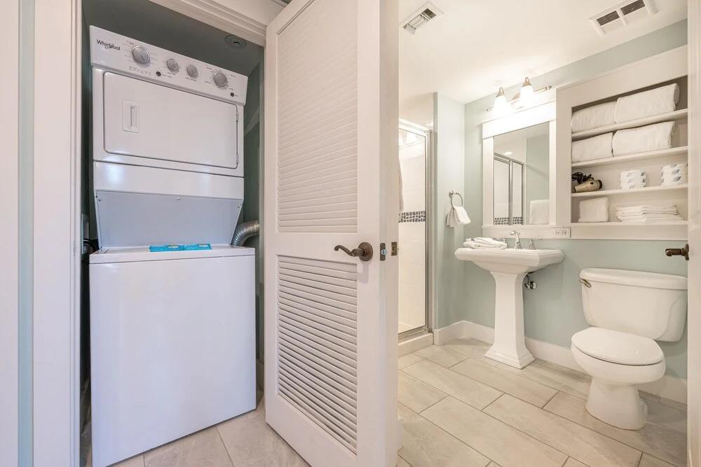 Market Street Inn 337 flr3 1BR 1BA 4