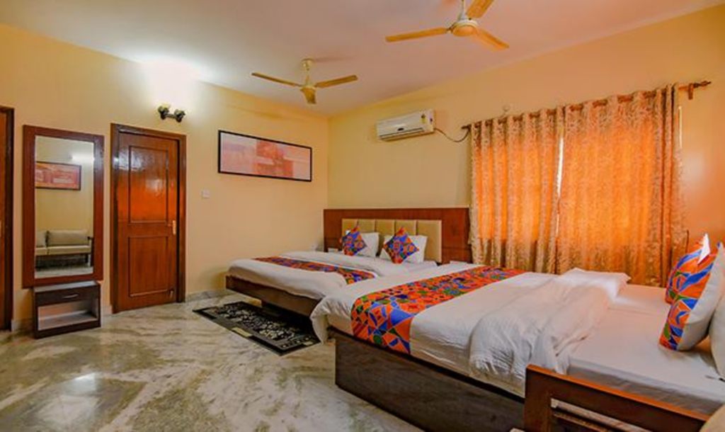 FabHotel New kolkata Residency Inn - Nr Axis Mall