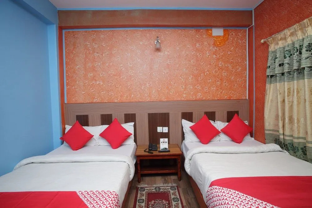 OYO 618 Hotel Middle Point