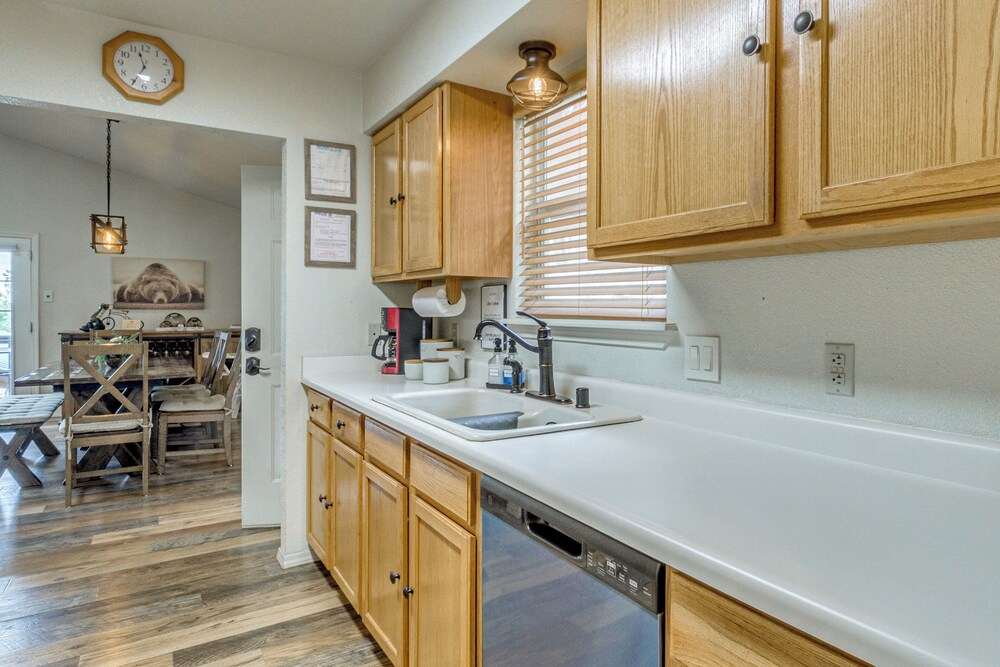'winnie's Cabin' Ruidoso Retreat: Deck + Mtn Views