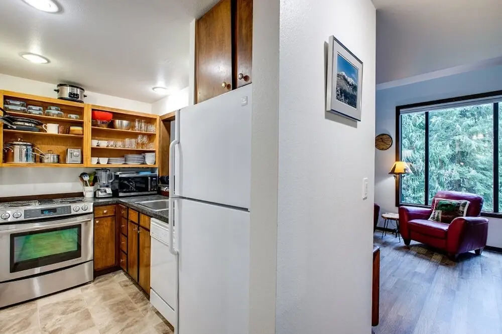 06SW - Fireplace - W/D - Kitchen - Sleeps 5