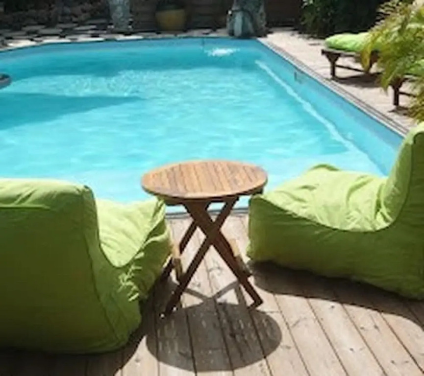 Studio In Sainte Anne With Enclosed Garden 500 M From The Beach