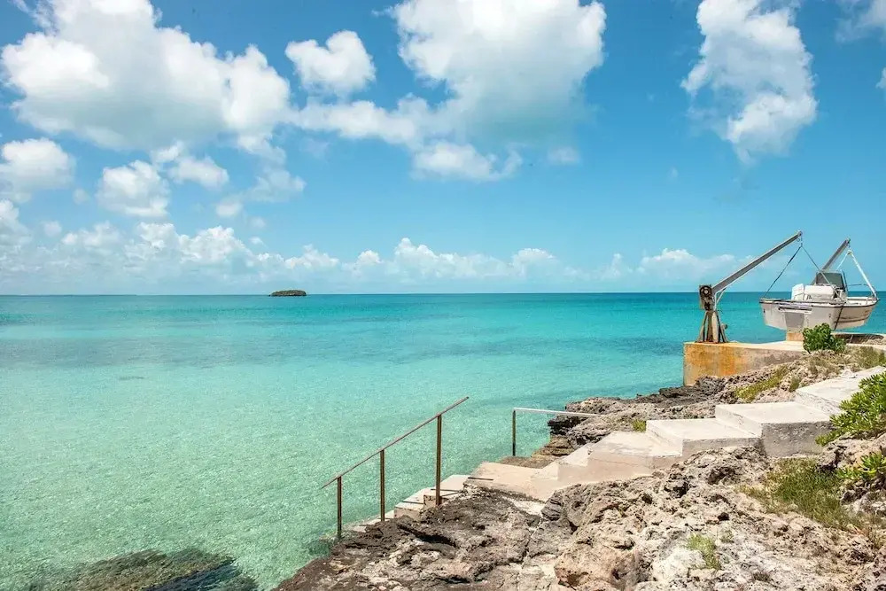 Seaside Sanctuary: Private Villa With Breathtaking Views