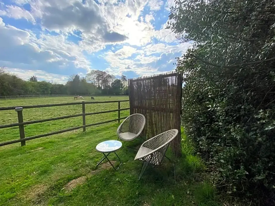 The Secret Cottage & Hideaway Caravan