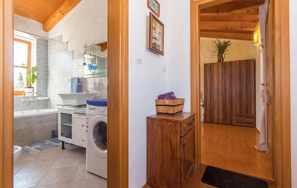 Amazing Home in Boduleri With Wifi and 4 Bedrooms