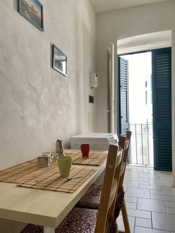 3 people, 1 bathroom, suitable for couples, central location, few steps from the sea-Dimora Rosa Bianca
