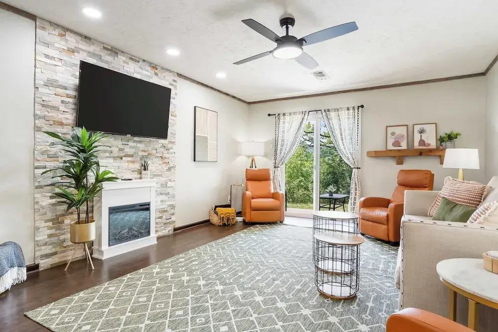Stone Creek Retreat 2 BR Home!
